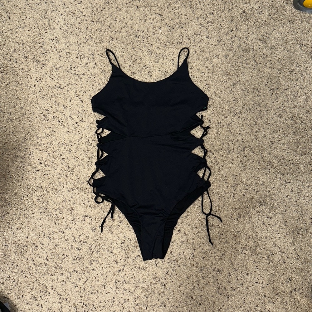 Maylana black swimsuit